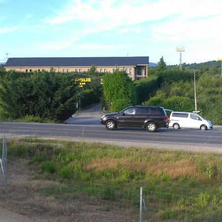 Acropolis Motel 3*