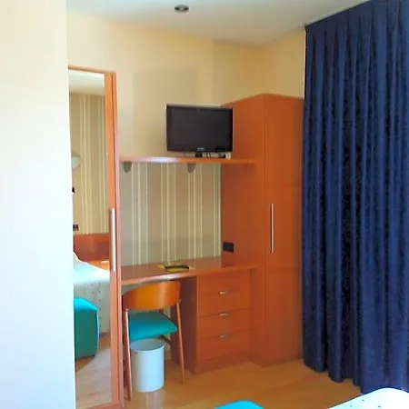Acropolis 3*