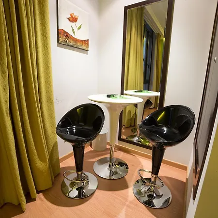 Acropolis Motel 3*